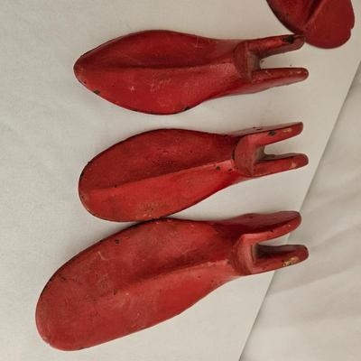 Jersey Cobbler Stand, Shoe Moulds and Stretchers (UD-DW)