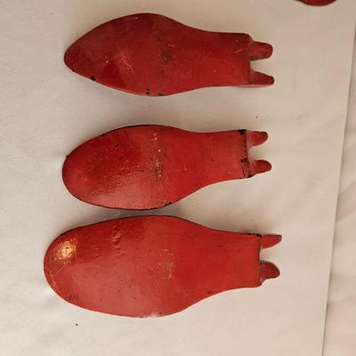Jersey Cobbler Stand, Shoe Moulds and Stretchers (UD-DW)