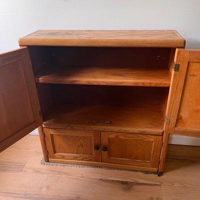 Small Wooden Hutch (D-DZ)