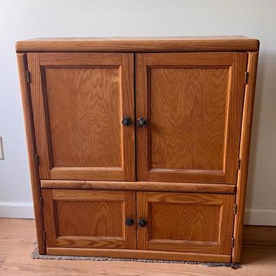 Small Wooden Hutch (D-DZ)