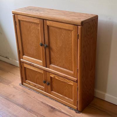 Small Wooden Hutch (D-DZ)