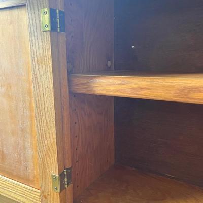 Small Wooden Hutch (D-DZ)