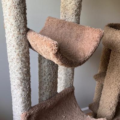 Cat Towers (D-DZ)