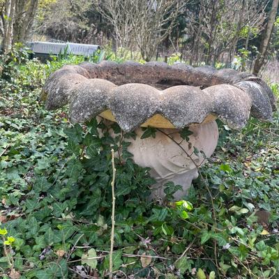 Sunflower Cement Birdbath (BY-MG)