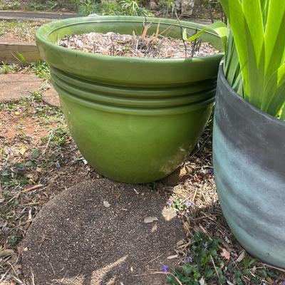 Four Plastic Plant Pots in Green & Blue (BY-MG)