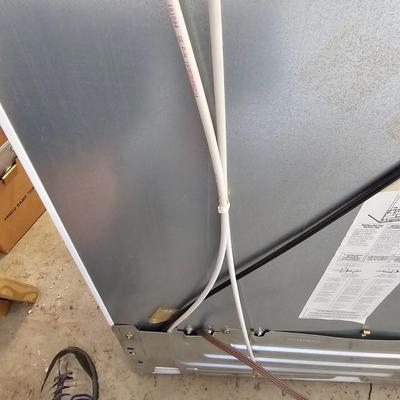 GE 25 CU Foot Side by Side Refrigerator/Freezer (G2-JS)
