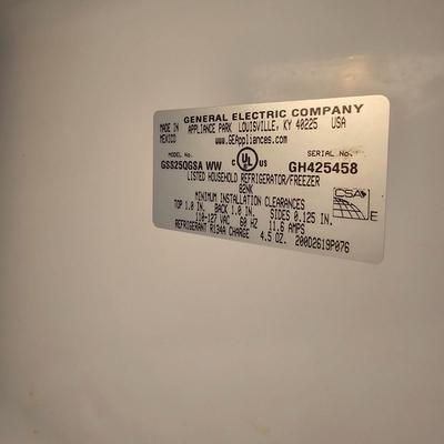 GE 25 CU Foot Side by Side Refrigerator/Freezer (G2-JS)