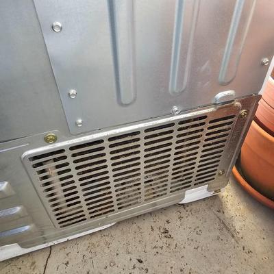 GE 25 CU Foot Side by Side Refrigerator/Freezer (G2-JS)