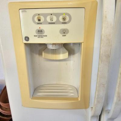 GE 25 CU Foot Side by Side Refrigerator/Freezer (G2-JS)