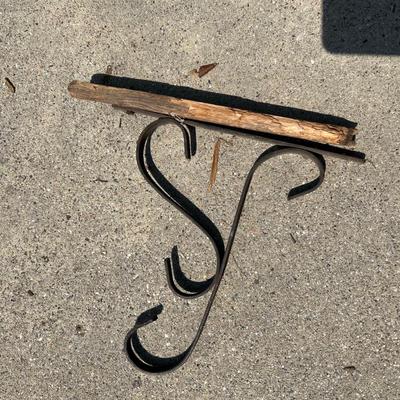 Shepherdâ€™s Hooks, Brackets & More (G2-RG)