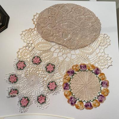 Lacey Doilies