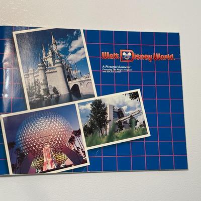 1986 Walt Disney World Pictorial Souvenir