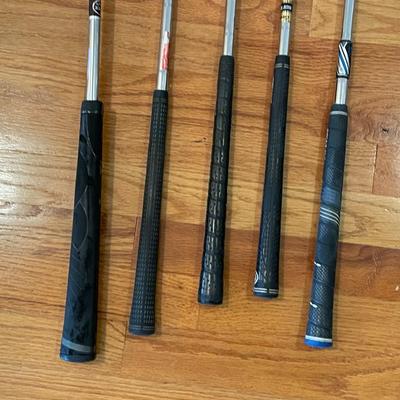 Set of TaylorMade Golf Clubs with Bag