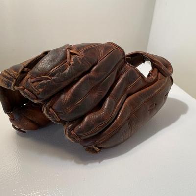 1960s Rawlings Johnny Groth Model Glove