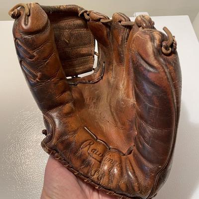 1960s Rawlings Johnny Groth Model Glove