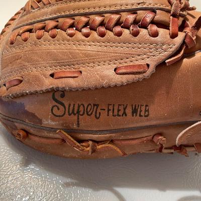 1990s Spaulding Glove for a Lefty