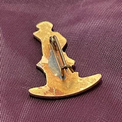 Minuteman Pendant and Minuteman Pin