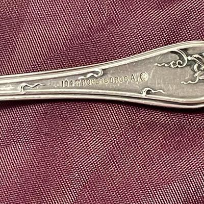 Rogers Bros A1 Olive Spoon Grapevine