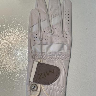 Woman's Golf Glove and Golf Balls
