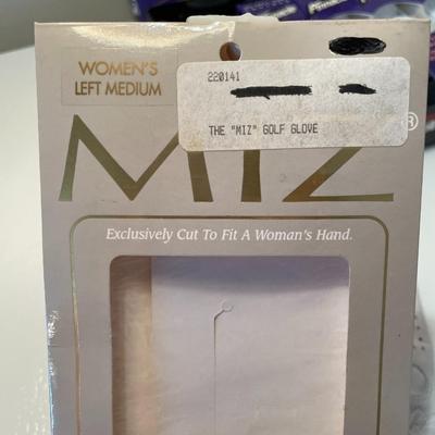 Woman's Golf Glove and Golf Balls