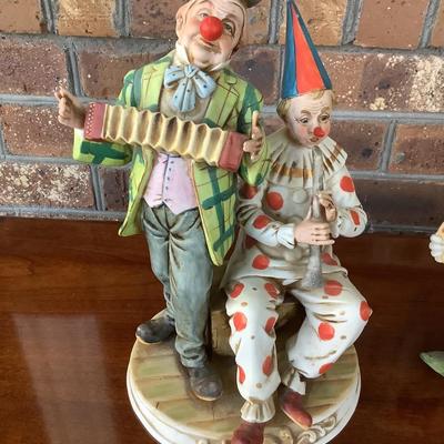 Capodimonte pair of musicians clowns lot