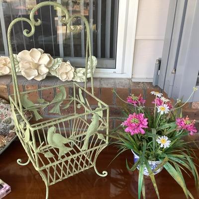 Large metal basket lot