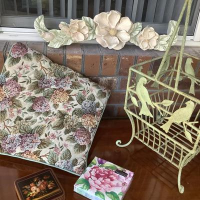 Large metal basket lot