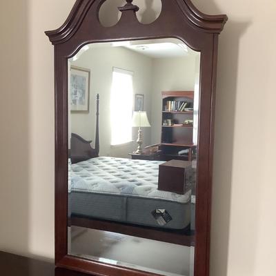 Thomasville dresser 33â€H 61â€W 20â€depth, mirror 50â€H 28â€depth