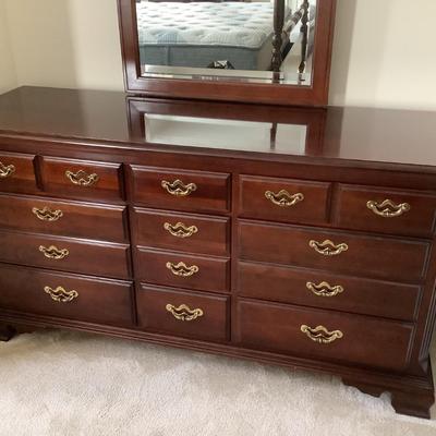 Thomasville dresser 33â€H 61â€W 20â€depth, mirror 50â€H 28â€depth