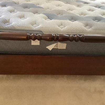 Thomasville King bed, headboard 71â€H posts, footboard 30â€H mattress included