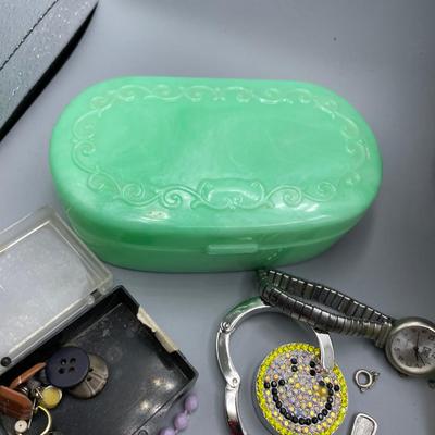 Tin of scrap/ broken jewelry