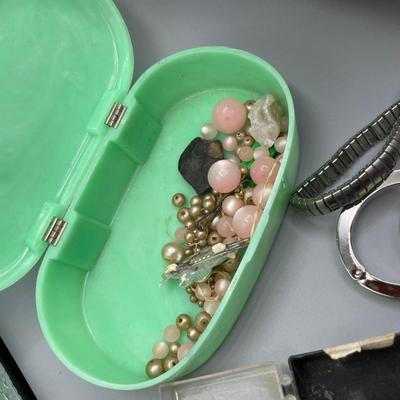 Tin of scrap/ broken jewelry