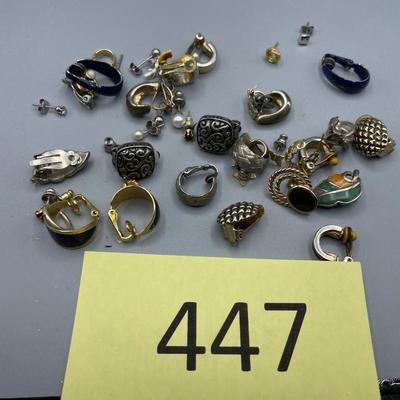Lot of earrings