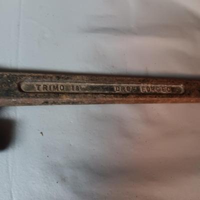 EARLY 1900 TRIMO PIPE WRENCH IN WORKING CONDITION