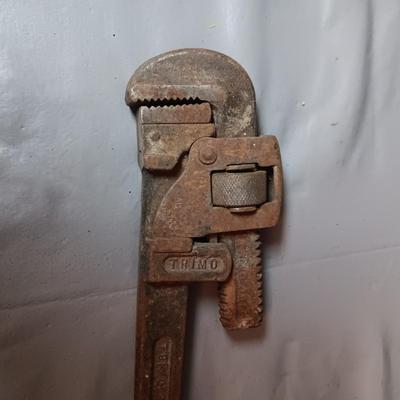 EARLY 1900 TRIMO PIPE WRENCH IN WORKING CONDITION