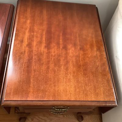 2- Thomasville drop leaf end/side tables, 1 drawer each, 24â€H 21â€ x 28â€- 35â€ with leaves up