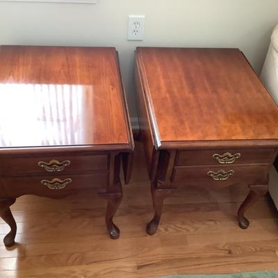 2- Thomasville drop leaf end/side tables, 1 drawer each, 24â€H 21â€ x 28â€- 35â€ with leaves up