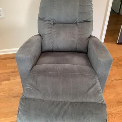La-Z-boy recliner 39â€H 32â€W 33â€depth