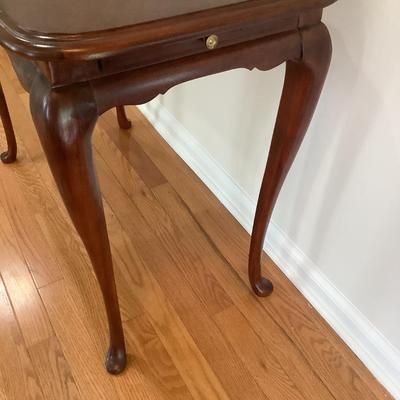 Thomasville mahogany tea table 26â€H 32â€ x 18â€