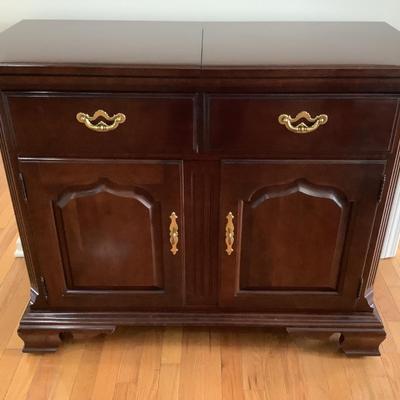 Thomasville bar cabinet on casters 33â€H 40â€W 18â€depth - 80â€W when open