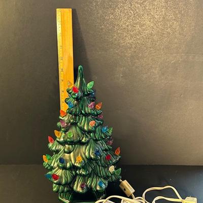 LOT 90AT: Vintage Ceramic Light Up Christmas Tree