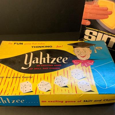 LOT 95AT: Vintage Games -Simon, Yahtzee, Memory & Bingo