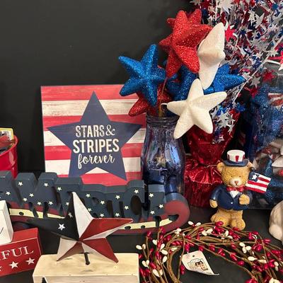 LOT 104DN: Large Collection Of Patriotic Decor - Flowers, Candles, Signs, Figurines And More