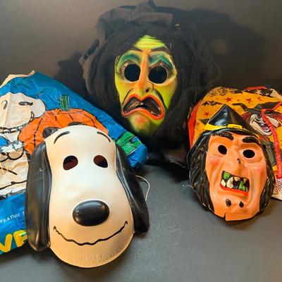 LOT:111: Vintage Halloween Costumes with Snoopy, and Witch Masks