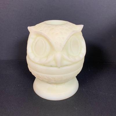LOT 146: Vintage Fenton Frosted Compote & Owl Fairy Light