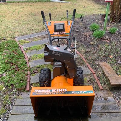 LOT 325 Yard King Performance Snowblower 9hp, 27