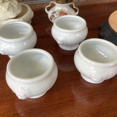 2 pottery pieces lot