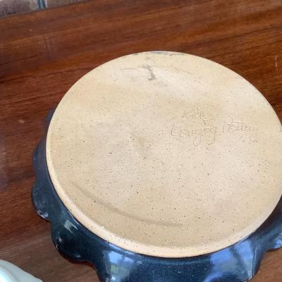 2 pottery pieces lot