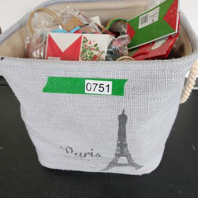 Large Lot of Lindy Bowman Holiday Christmas Gift bags New Stock in Med. Tote