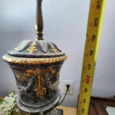 1 Ornate Table Lamp Cherubs Angels